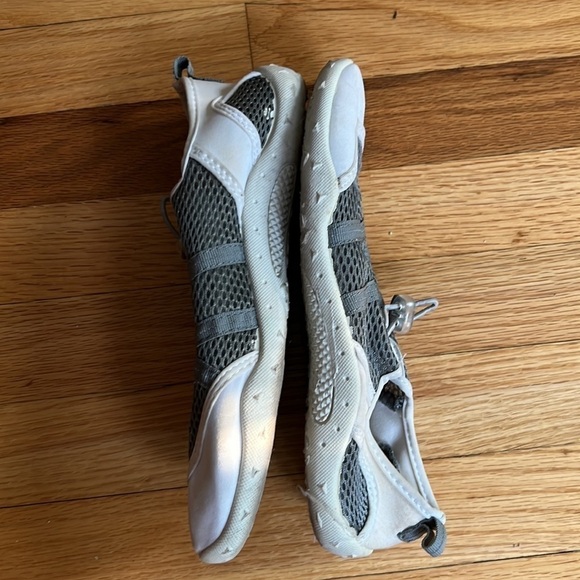 Beach shoes - Picture 3 of 4